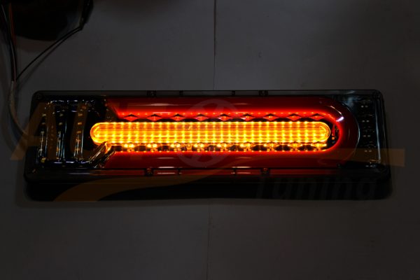 Тюнингованный LED СТОП-сигнал, 466×135×18 мм, Wagon, DC 24V, 2 шт